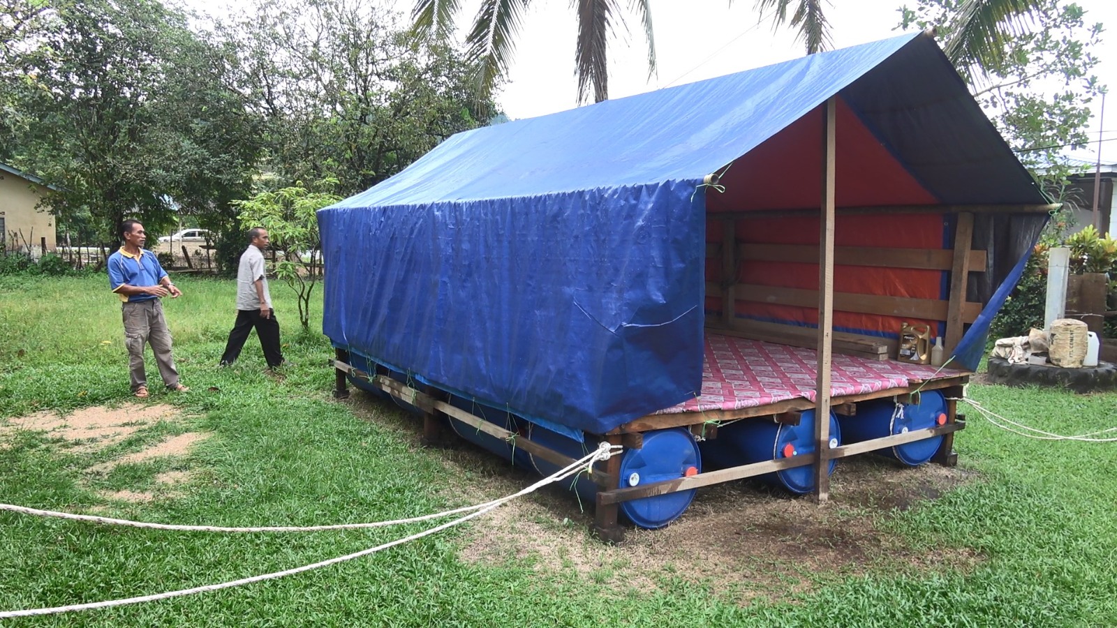 Bina bangsal rakit selamatkan barang