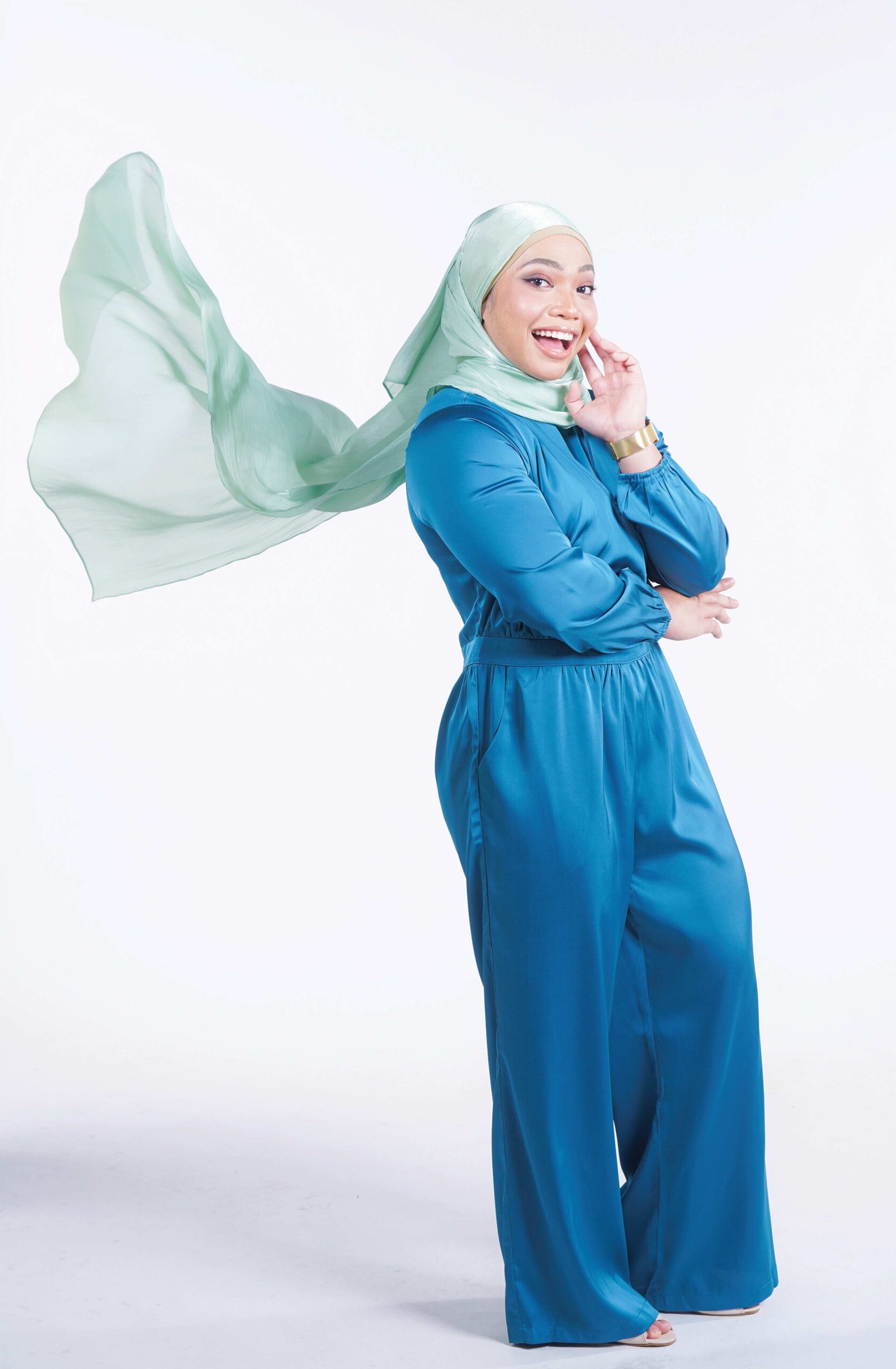 Mampu angkat kereta seberat satu tan