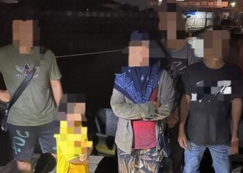 EMPAT PATI warganegara Thailand dan seorang rakyat tempatan ditahan selepas cuba menyerang Sungai Golok menggunakan pangkalan haram Abe Yie di Rantau Panjang, Kelantan semalam.-IHSAN PGA