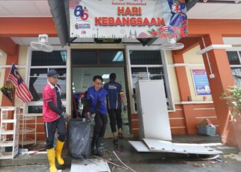 BANJIR gelombang pertama yang melanda Kelantan pulih sepenuhnya apabila PPS SK To'Deh, Rantau Panjang ditutup secara rasmi sebentar tadi.