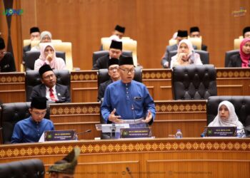 RAZALI Saad pada sesi penggulungan Belanjawan Perlis 2025 sempena sidang DUN Perlis di Kangar, Perlis hari ini.-UTUSAN