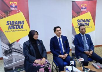 MUHAMAD SHAH Osmin pada sidang akhbar selepas mempengerusikan Mesyuarat Penuh Ahli Majlis Perbandaran Sepang Bil 12/2024 di Cyberjaya, Selangor. - UTUSAN/AMREE AHMAD