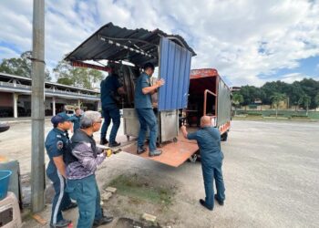PEGAWAI penguat kuasa MBS mengambil tindakan sitaan barangan penjaja yang gagal mematuhi syarat ditetapkan iaitu dengan meninggalkan barangan di tempat awam.