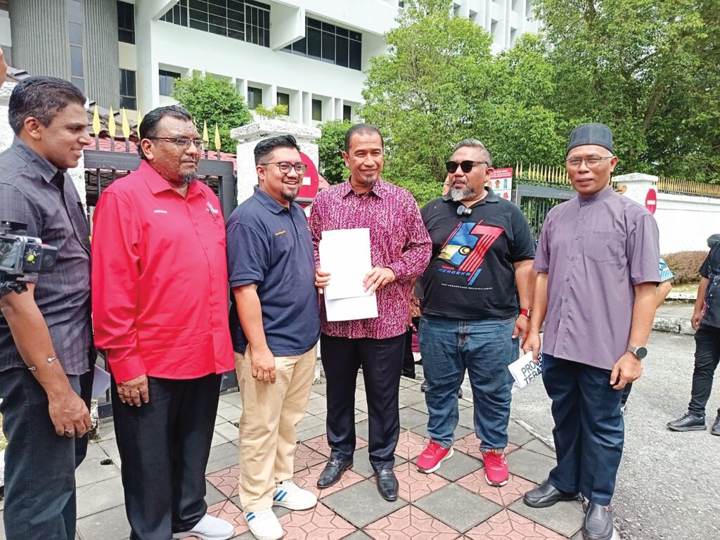 Batalkan naik gaji MB Batalkan naik gaji MB