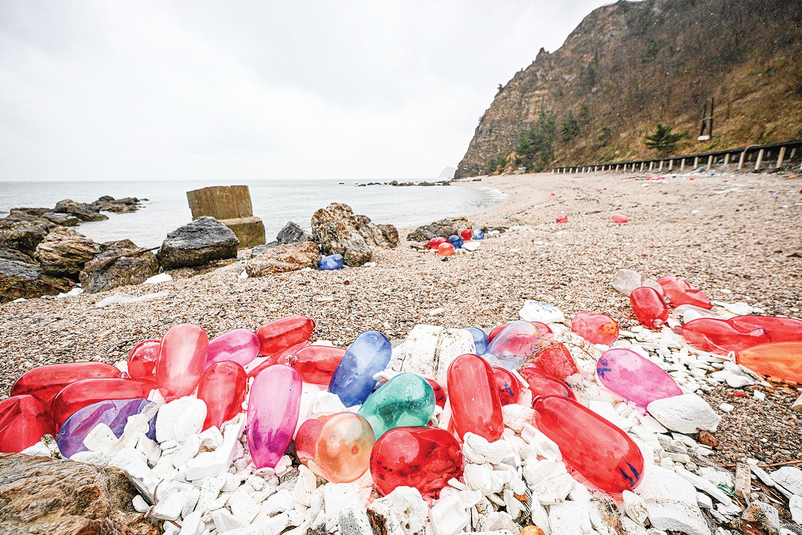 100 negara sokong perjanjian hadkan pengeluaran barangan plastik