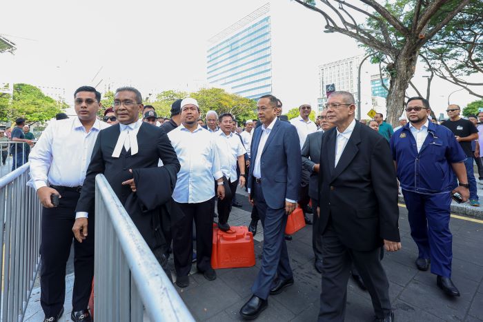 Solidariti Najib: Pas cari peluang menang PRU16?