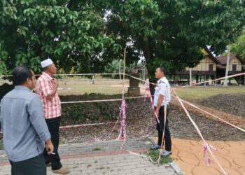 KEADAAN di pintu masuk Kompleks Sejarah Pasir Salah yang kurang pengunjung ketika tinjauan kelmarin. - UTUSAN/AIN SAFRE BIDIN
