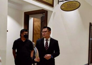 ANGGOTA polis yang didakwa di Mahkamah Khas Rasuah di Kota Kinabalu hari ini