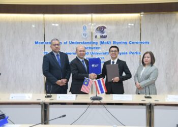 MAJLIS penyerahan memorandum persefahaman antara Unimap yang diwakili oleh Naib Canselornya, Prof. Datuk Dr. Zaliman Sauli bersama Presiden Thaksin University, Assoc. Prof. Dr. Nathapong Chitniratna di Thaksin University, Songkhla, Thailand, semalam.-UTUSAN/IZLIZAN OTHMAN