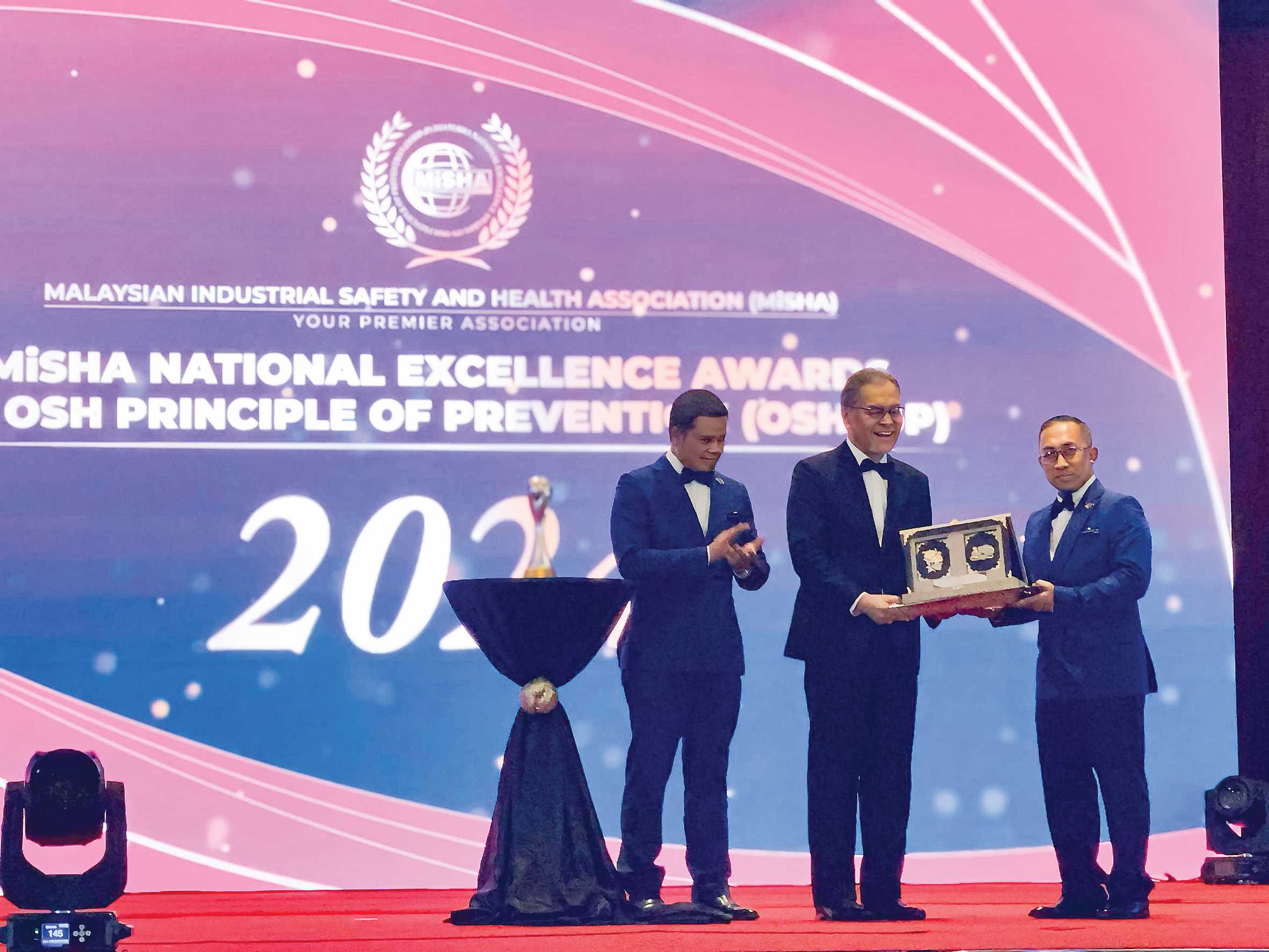 Utusan Malaysia menang Anugerah Pena Emas OSHpOP 2024