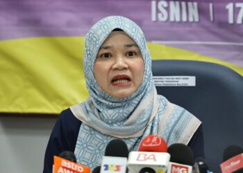 FADHLINA ketika ditemui di sidang akhbar Hari Pertama Pembukaan Sekolah Kalendar Akademik Sesi 2025/2026 di Sekolah Kebangsaan (SK) Taman Pelangi Semenyih, di sini hari ini. - UTUSAN/AMIR KHALID