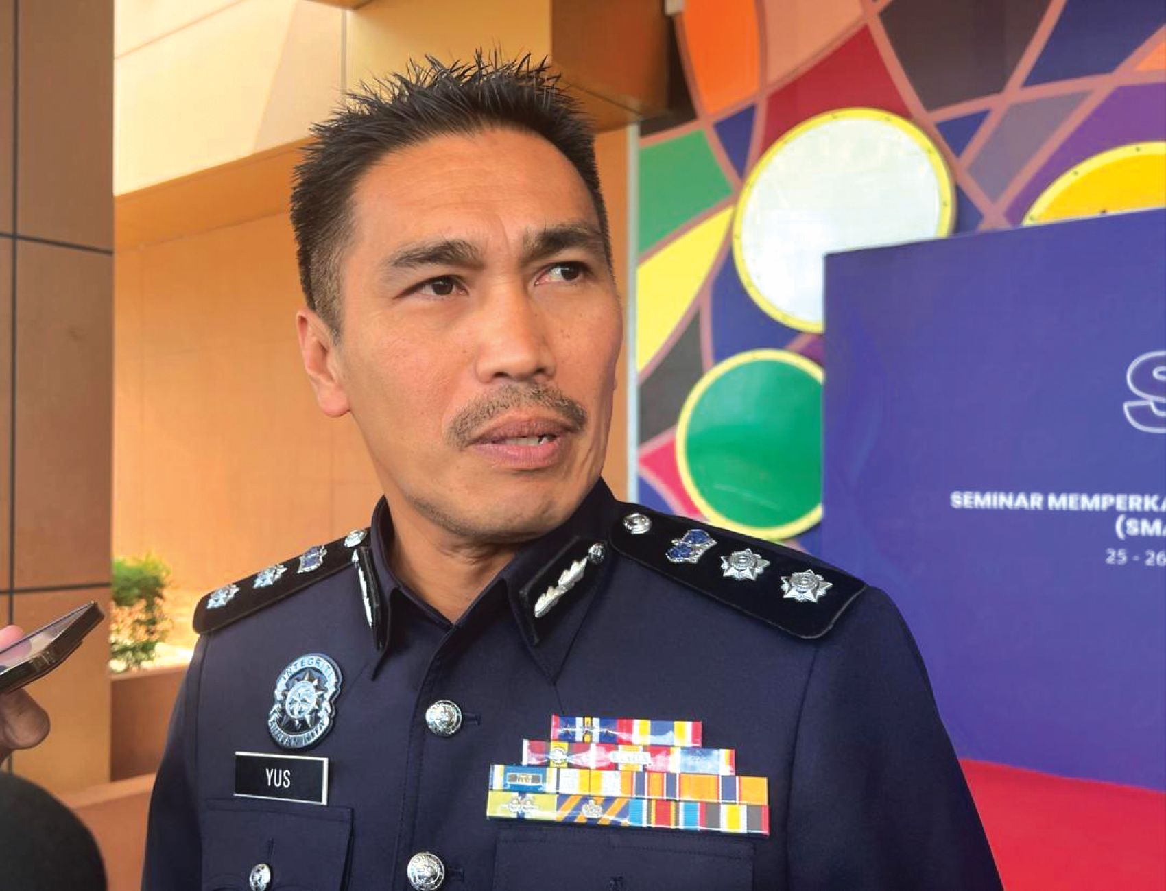Polis tahan lelaki OKU tetak bapa
