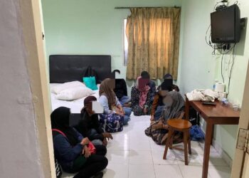 SEBAHAGIAN PATI yang ditahan dalam serbuan di sebuah hotel di Kota Bharu, Kelantan.