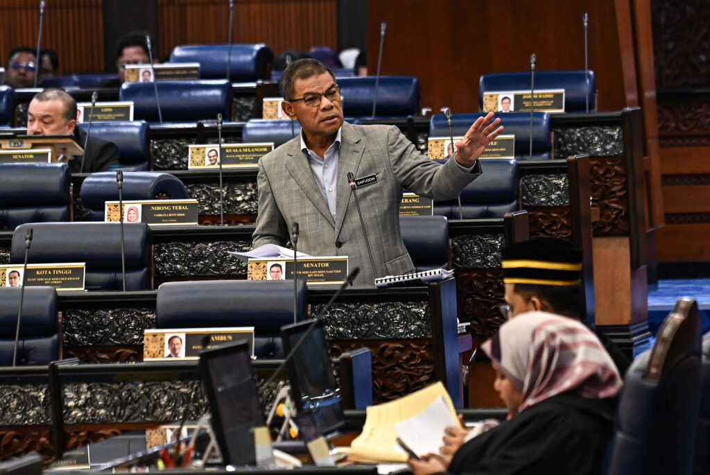 PARLIMEN: 635 pintu automatik dipasang kawal kemasukan pelawat asing