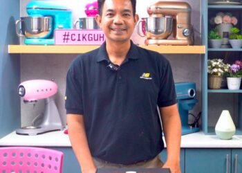 MOHAMAD Asri Mohd. Din mencipta produk inovasi alat bakeri untuk menghasilkan kulit cheese tart iaitu shell tart presser.