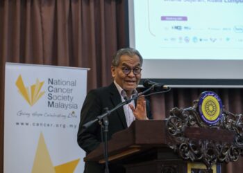 DATUK Seri Dr. Dzulkefly Ahmad berucap ketika Majlis perasmian sambutan Hari Kanser Sedunia 2025 di Wisma Sejarah, hari ini.-UTUSAN/M.FIRDAUS M.JOHARI