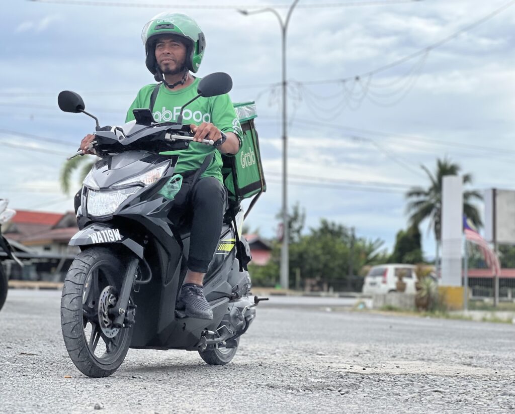 Agihan tempahan e-hailing ikut bahasa, langgar undang-undang