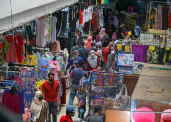 Arked Niaga Padang Besar menjadi kegemaran wanita untuk membeli-belah.