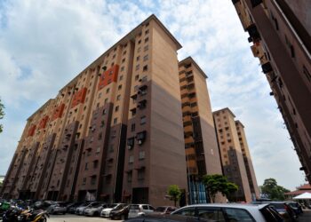 pekerja warga asing antara paling ramai menyewa rumah PPR atau PA. – UTUSAN/SYAKIR RADIN