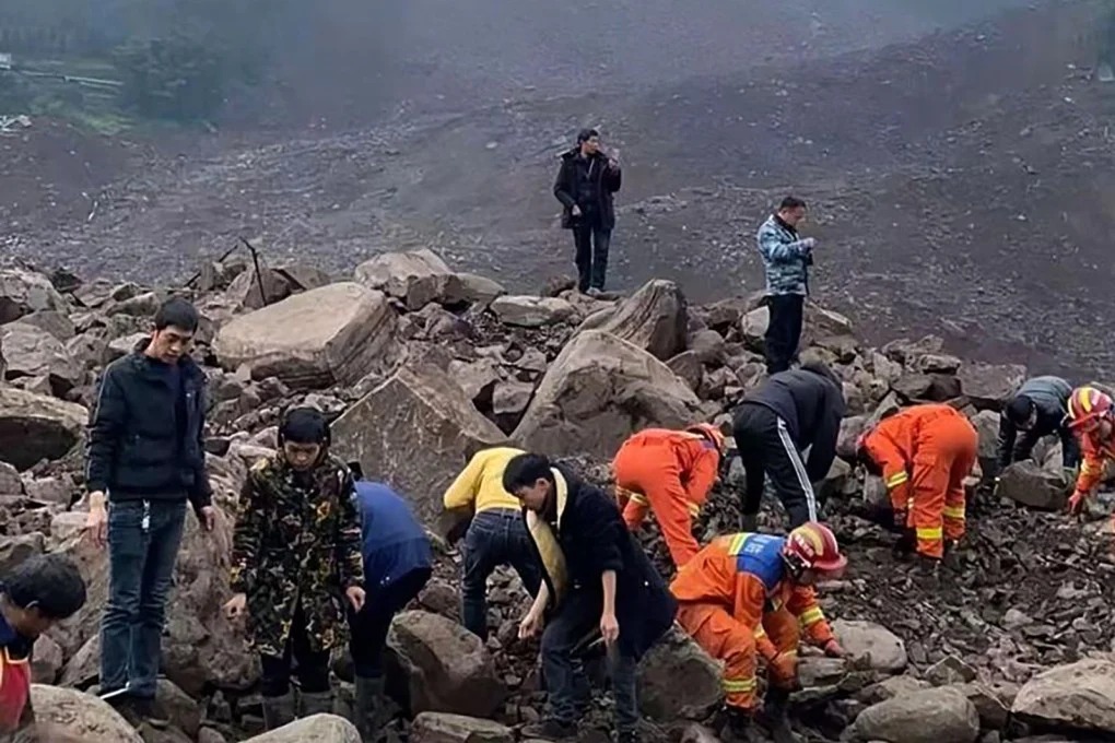 30 hilang akibat tanah runtuh di wilayah Sichuan