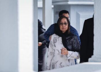 NA'IMAH Abdul Khalid semasa hadir bagi keputusan permohonan untuk merujuk beberapa persoalan undang-undang ke Mahkamah Tinggi di Mahkamah Sesyen, di sini hari ini. - UTUSAN/SHIDDIEQIIN ZON