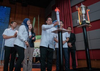 AZMAN Adnan ketika gimik perasmian Majlis Pelancaran Takwim Kejohanan Majlis Sukan Sekolah Malaysia Tahun 2025 di Putrajaya. - UTUSAN/FAIZ ALIF ZUBIR