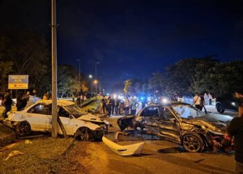SEORANG juruteknik maut dalam kemalangan di Kilometer 26.5 Jalan Kuala Terengganu-Kuala Berang di Wakaf Tapai, Marang, Terengganu, semalam. - MEDIA SOSIAL