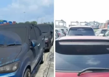Kenderaan yang tersadai di Pelabuhan Klang akibat kejadian kapal kargo terbakar, dengan ada antaranya mengalami pelbagai kerosakan akibat kebakaran. - GAMBAR MEDIA SOSIAL