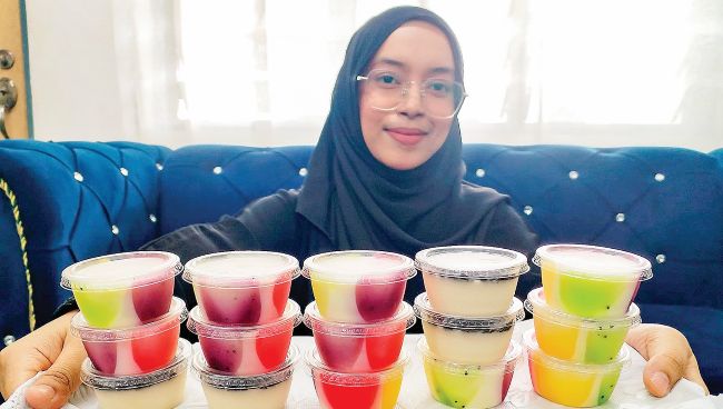 Gagal dapat kerja, graduan jual puding serendah RM1