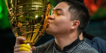 TUN Hakim Tun Hasnul Azam menjuarai Jelajah Persatuan Boling Profesional (PBA) selepas menewaskan Kevin McCune 269-227 dalam saingan akhir stepladder di National Bowling Stadium Reno, Nevada, Amerika Syarikat (AS), hari ini. - IHSAN FOTO FB PBA