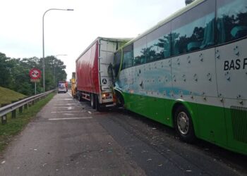 KEMALANGAN membabitkan bas persiaran dengan sebuah lori di Kilometer 43, Elite menghala ke Nilai, Negeri Sembilan.