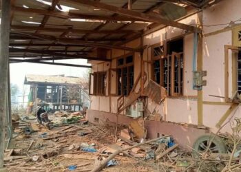 SERANGAN udara junta Myanmar memusnahkan sebuah klinik di kampung Hnan Khar, wilayah Magway barat Myanmar.- AGENSI