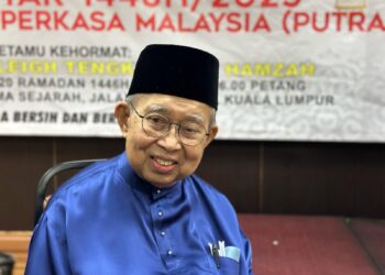 TENGKU Razaleigh Hamzah ketika ditemui pemberita pada Majlis Iftar Parti Bumiputera Perkasa Malaysia (Putra), di ibu negara malam ini.