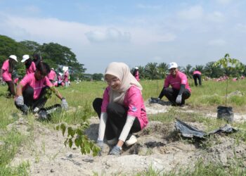 MALAYSIA mempunyai kepelbagaian ekosistem yang unik termasuk hutan hujan tropika, hutan bakau, batu karang, tanah lembap dan lain-lain yang menyumbang kepada kekayaan kepelbagaian biologi negara.