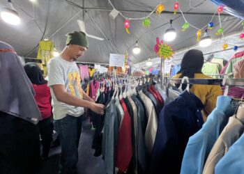 MAJLIS Perbandaran Kangar menerima kira-kira 10 permohonan bagi menganjurkan bazar Aidilfitri di beberapa lokasi di Perlis.