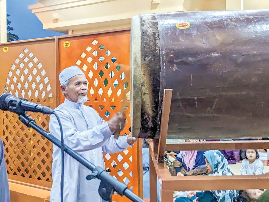 Pukulan beduk, azan rai nostalgia 100 tahun Kampung Jenjarom Pukulan beduk, azan rai nostalgia 100 tahun Kampung Jenjarom