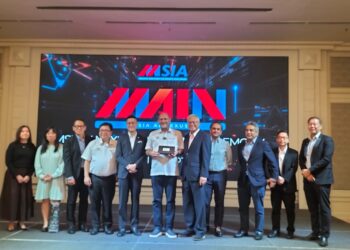 GOBIND Singh Deo (tengah) ketika merasmikan platform Malaysia Semiconductor Industry Association AI Nexus (MAIN) di George Town, Pulau Pinang.-UTUSAN/SAFINA RAMLI