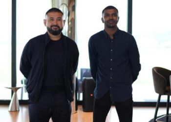 MOHAMMAD Gopi Rizqi bersama Tunku Mahkota Ismail.