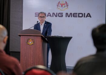 FAHMI Fadzil pada sidang akhbar di Putrajaya hari ini.