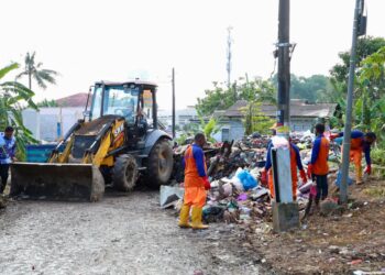 Operasi Pasca Banjir yang diadakan di empat daerah terjejas banjir sudah mengutip 639 tan metrik sisa banjir