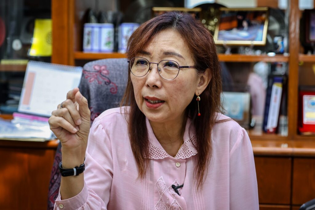 TERESA KOK