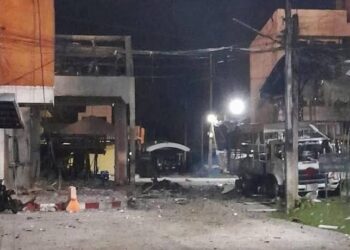 KEADAAN lokasi letupan bom di Sungai Golok, Thailand malam tadi.