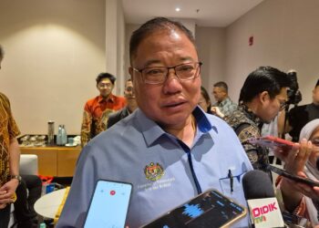 TIONG King Sing ketika ditemui pemberita selepas hadir pada Program Libat Urus bersama Penggiat Industri Pelancongan Melaka 2025, hari ini.