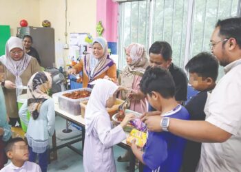 MBSB Bank dan Yayasan Chow Kit berkongsi rezeki bersama kanak-kanak Chow Kit yang membawa kegembiraan dan mengeratkan
silaturahim dalam suasana penuh keberkatan di bulan Ramadan.