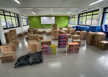 KESEMUA mercun dan bunga api tanpa dokumen sah bernilai kira-kira RM70,000 dirampas Pasukan Polis Marin (PPM) Wilayah Satu, semalam.