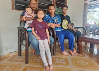 TENGKU Syafarin bersama empat orangnya reda dengan ketentuan Ilahi, namun kehilangan isteri tersayang dalam sekelip mata bukan sesuatu yang mudah untuk diterima.pix/AMRAN ALI.