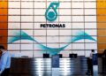 SARAWAK menegaskan semua pengguna domestik perlu membeli gas mereka daripada Petros, satu aturan dibimbangi mengganggu perjanjian komersial sedia ada dimiliki Petronas dengan pengguna akhir di negeri itu. - GAMBAR HIASAN