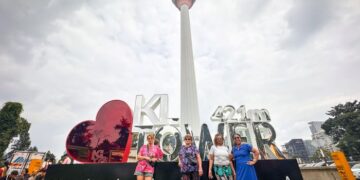NEGARA menyasarkan sebanyak 45 juta ketibaan pelawat antarabangsa dengan jangkaan pendapatan pelancongan sebanyak RM270 bilion, menjelang  Tahun Melawat Malaysia 2026.
