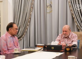 SULTAN Ibrahim berkenan menerima menghadap Anwar di Istana Negara, hari ini. - FACEBOOK / SULTAN IBRAHIM SULTAN ISKANDAR