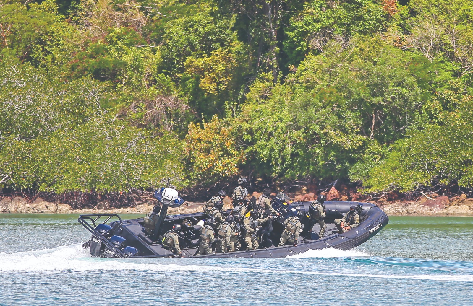 69 Komando siap siaga hadapi pengganas, selamatkan tebusan